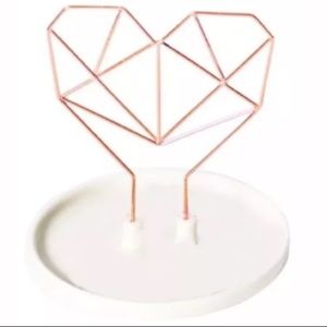 IMM LIVING Coxet Living Heart Wire Jewelry Holder